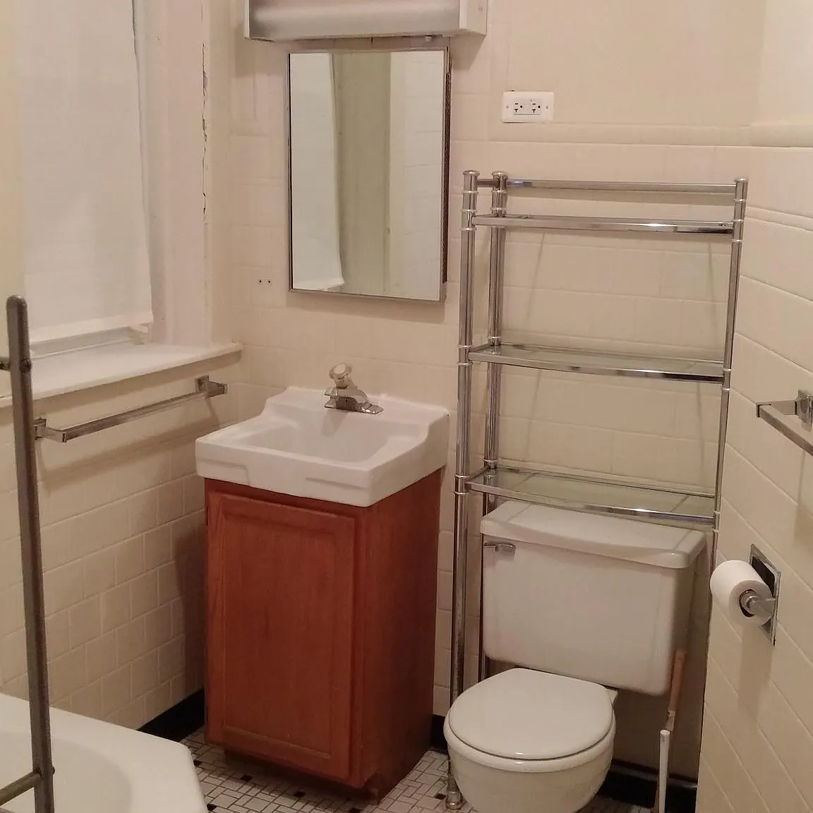 3444 N Karlov Ave — Photo 2