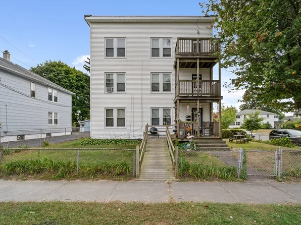 223 Skeele St, Chicopee, MA 01013
