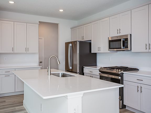 Anna Maria - Cozy Chic Interior Design