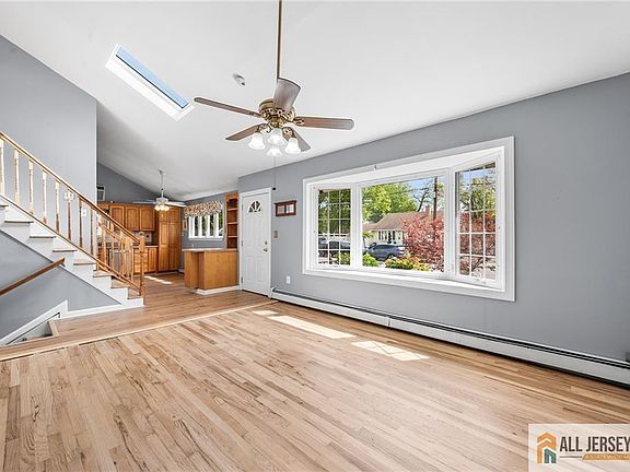 4th image of 67 Drake Pl