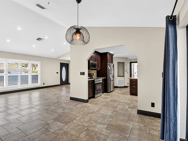 13808 Geranium Pl — Photo 4