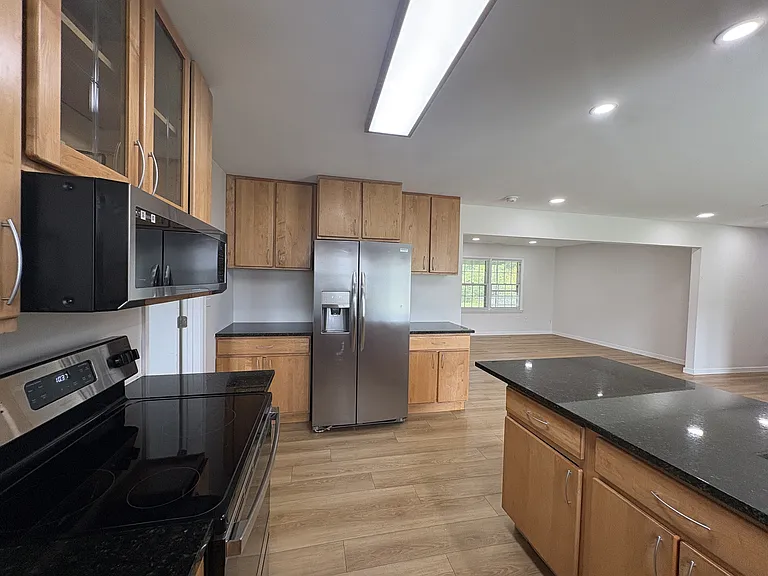 499 Greenwell Ct — Photo 4
