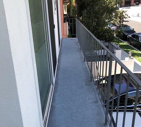 4th image of 1241 Granville Ave #5