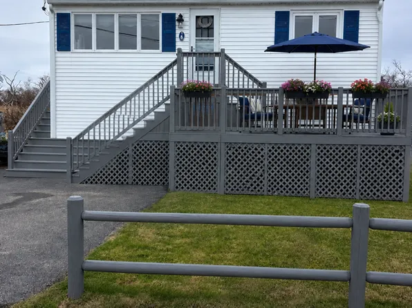 8 McArthur Ln, Marshfield, MA 02050