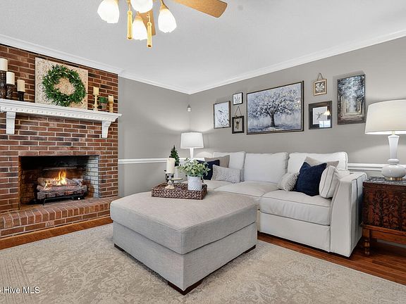 5th image of 2814 Barkley Drive NW