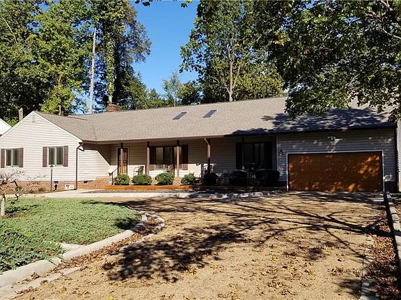 5th image of 8303 Wallingford Ln