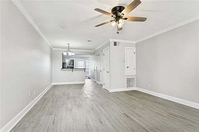 2 bed, 2.5 bath, 1300 sqft, $1,800 — Photo 4