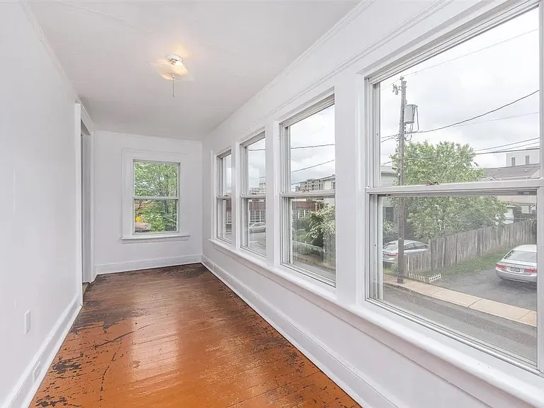 515 Brown St — Photo 15
