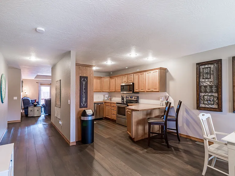 4707 S Kickapoo Ave — Photo 3