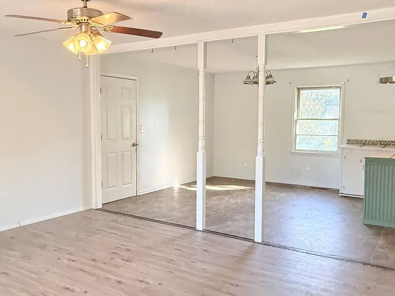 365 Stacy Rd — Photo 2