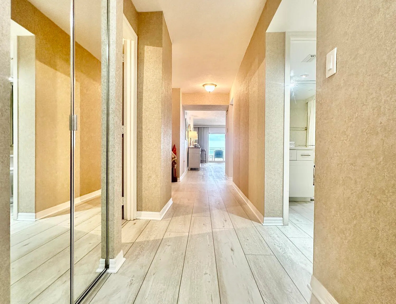 3 bed, 2.0 bath, 1969 sqft, $4,500 — Photo 2