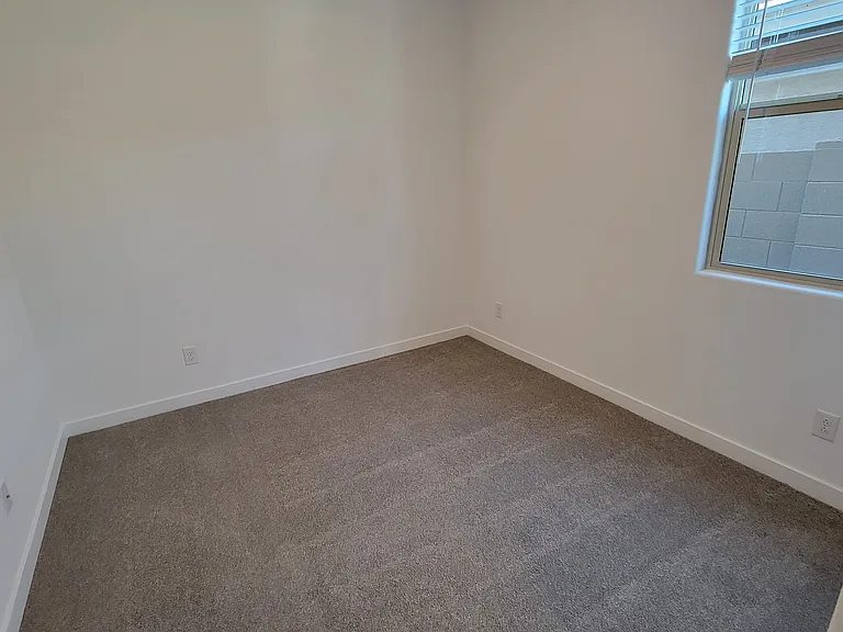 9125 W Montecito Ave — Photo 6