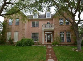 1300 Edgewater Dr, Friendswood, TX 77546