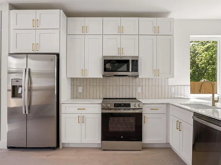 2609 Davis Ln #2 — Photo 8