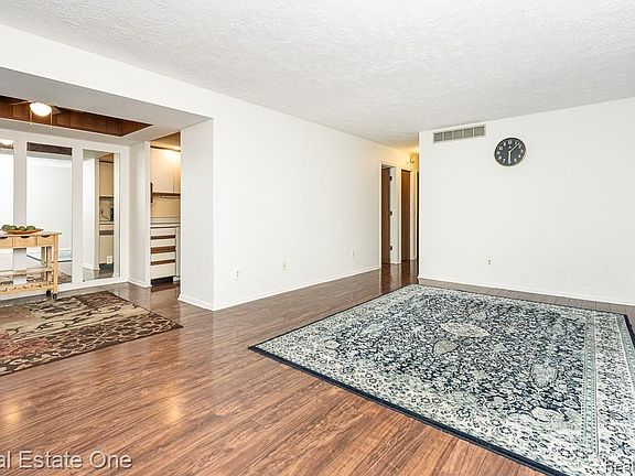 5th image of 205 E Jolly Rd #1