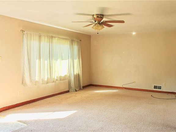 4th image of 512 Mount Vernon Dr