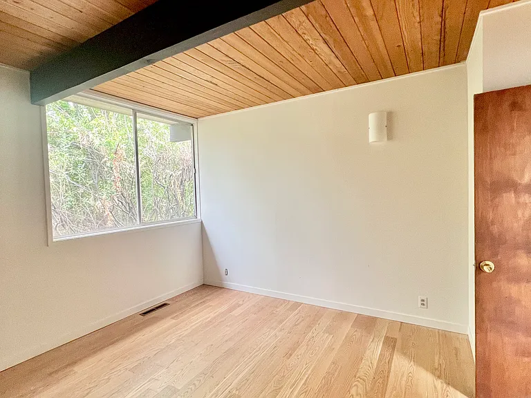 1465 Scenic Ave — Photo 6