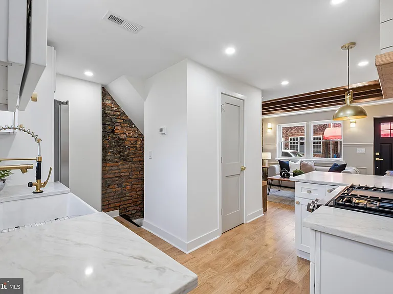 924 Cantrell St — Photo 10