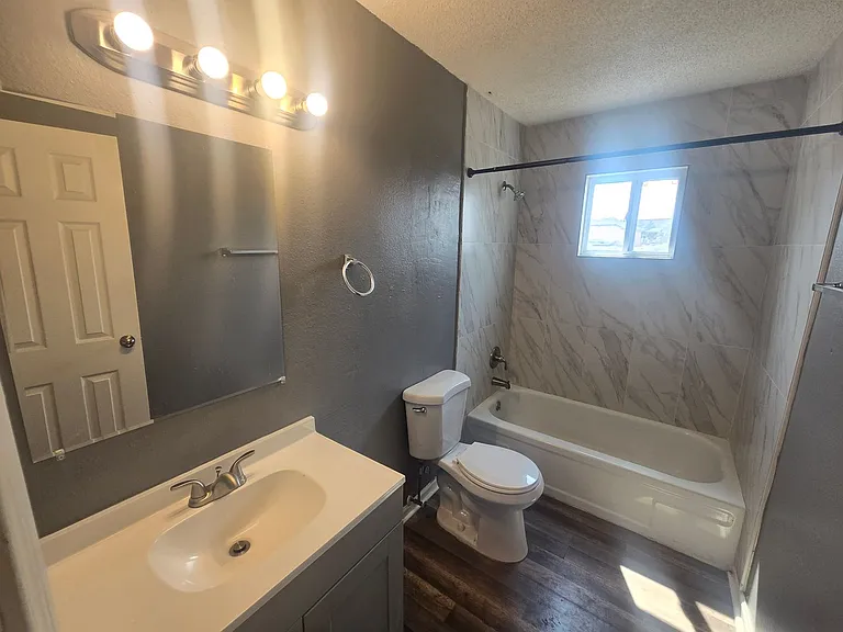 984 E Saxony Dr — Photo 35