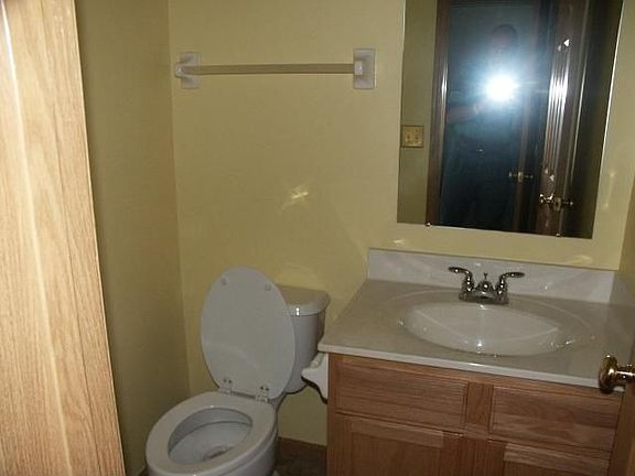 5th image of 379 W Hunters Dr