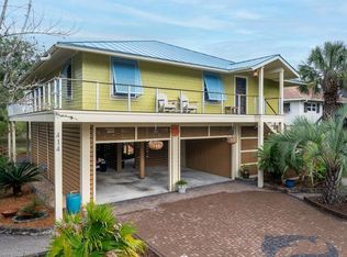 414 W Indian Ave, Folly Beach, SC 29439