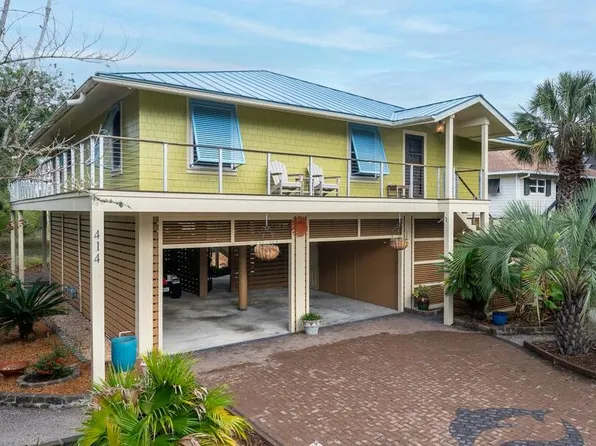 414 W Indian Ave, Folly Beach, SC 29439