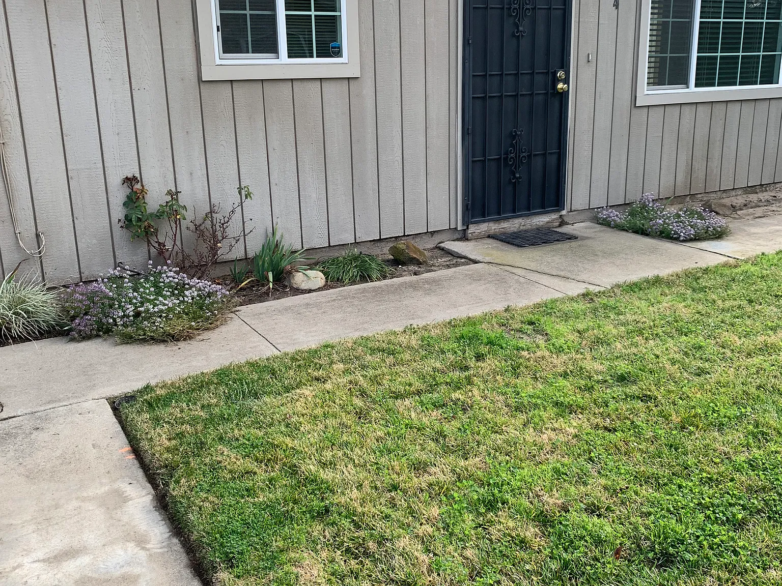 624 San Juan St — Photo 2