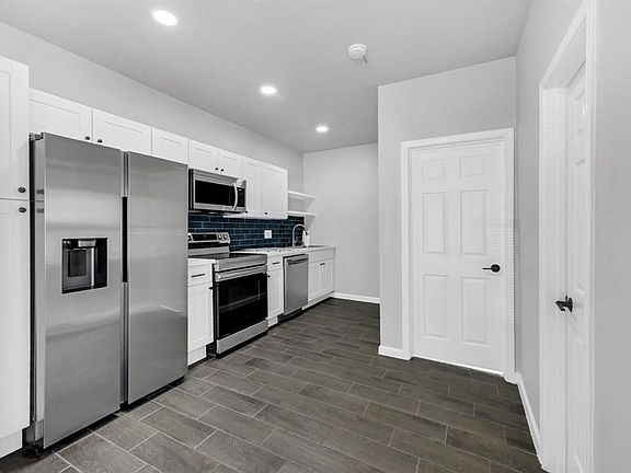 4th image of 1119 Waugh Dr APT 4