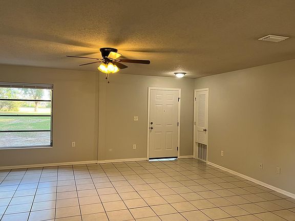 4th image of 800 SE 145th St #11