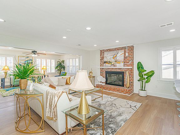 2nd image of 1430 Bay Tree Ln.