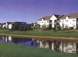 1638 Carlemont Dr APT A, Crystal Lake, IL 60014