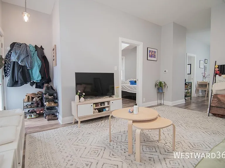 2733 N Wayne Ave #1 — Photo 6