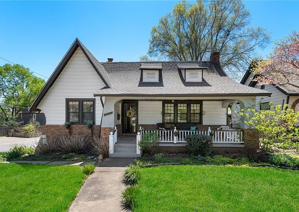 1st image of 3535 Gladstone Blvd