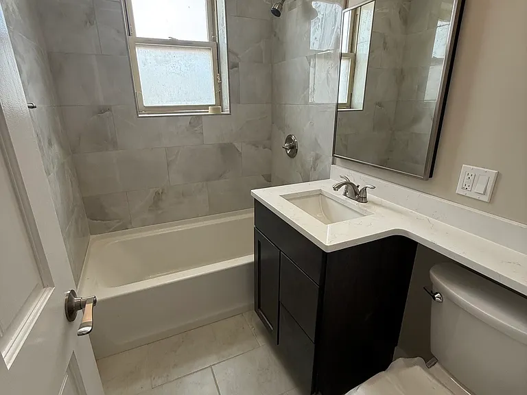 1523 W Farwell Ave #3A — Photo 7