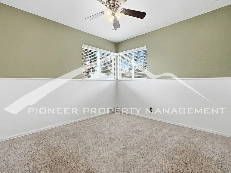 701 S Navajo St — Photo 14
