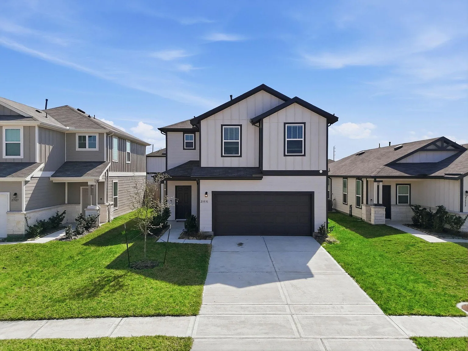 4 bed, 2.5 bath, 1585 sqft, $2,150 — Photo 3