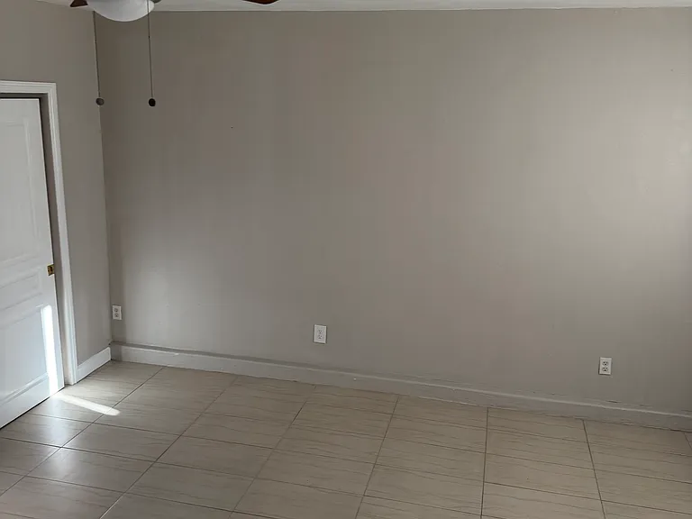 1029 Lombardy Dr — Photo 3
