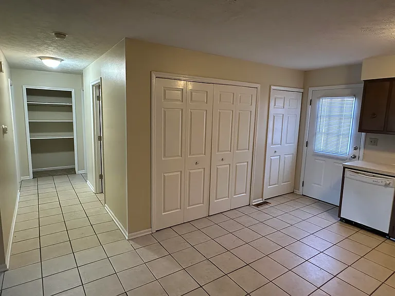 415 Ridgewood Ln #2 — Photo 5