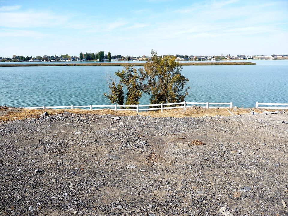 1st image of 1604 W Marina Dr