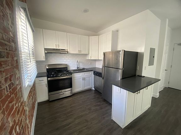 5th image of 1318 W Maryland St #209