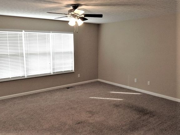 3rd image of 6483 Redmont Ct