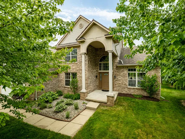 3211 Foxway Ct, Ann Arbor, MI 48105