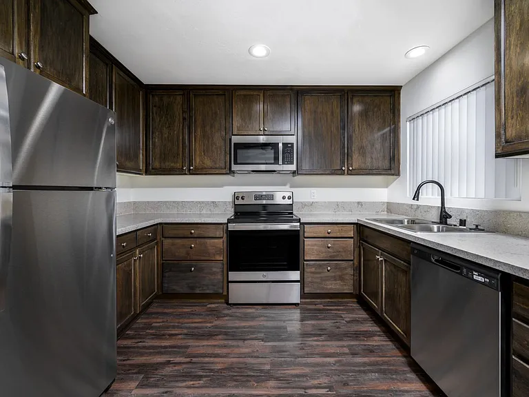 Greentree Fountain Apartments — Photo 19