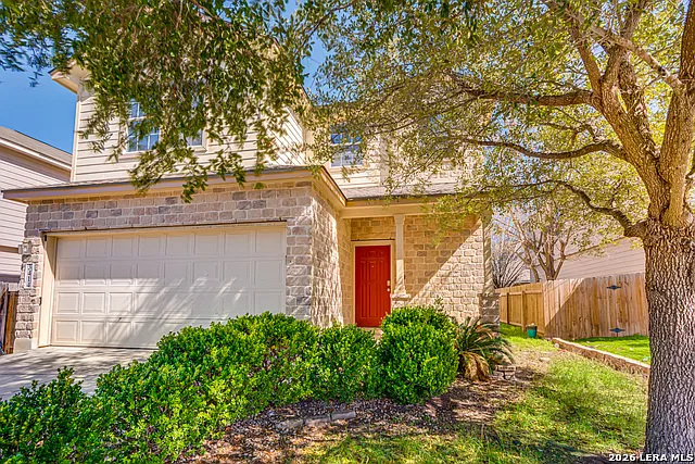 4 bed, 2.5 bath, 2153 sqft, $2,000 — Photo 2