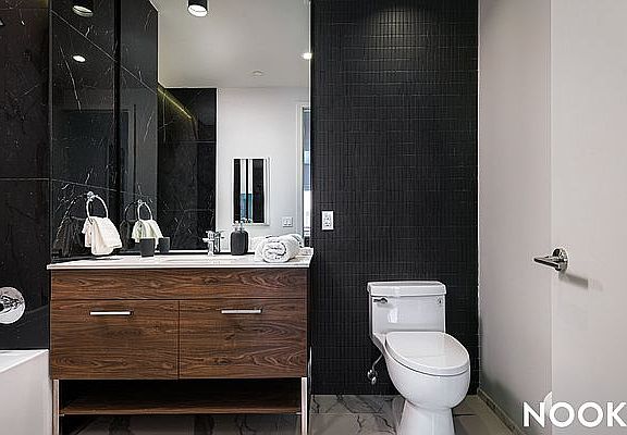 4th image of 45-57 Davis St #800