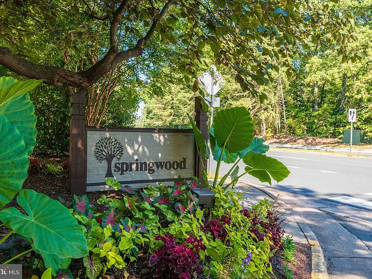 2210 Springwood Dr #207 — Photo 2