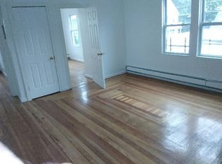 7613 Myrtle Ave, Glendale, NY 11385