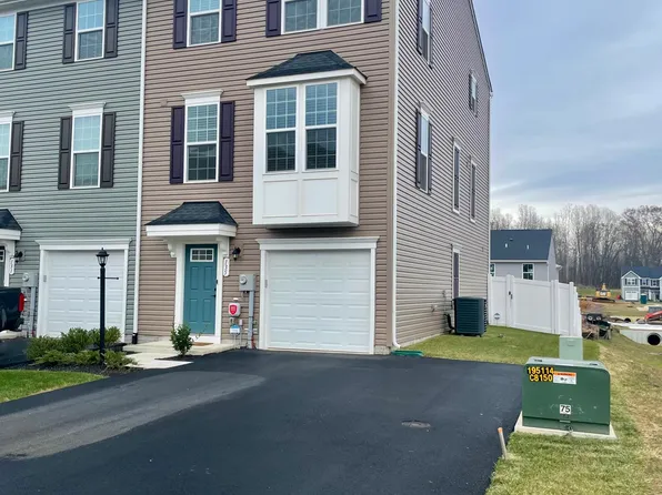 135 Dripping Spring Dr, Hedgesville, WV 25427