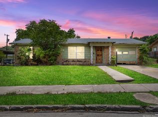 530 Redcliff Dr, San Antonio, TX 78216