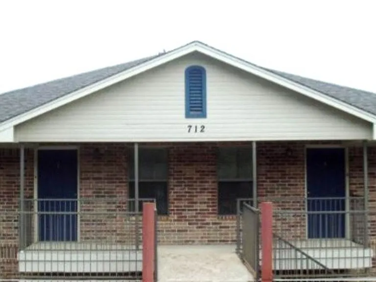 712 W Sycamore St — Photo 19